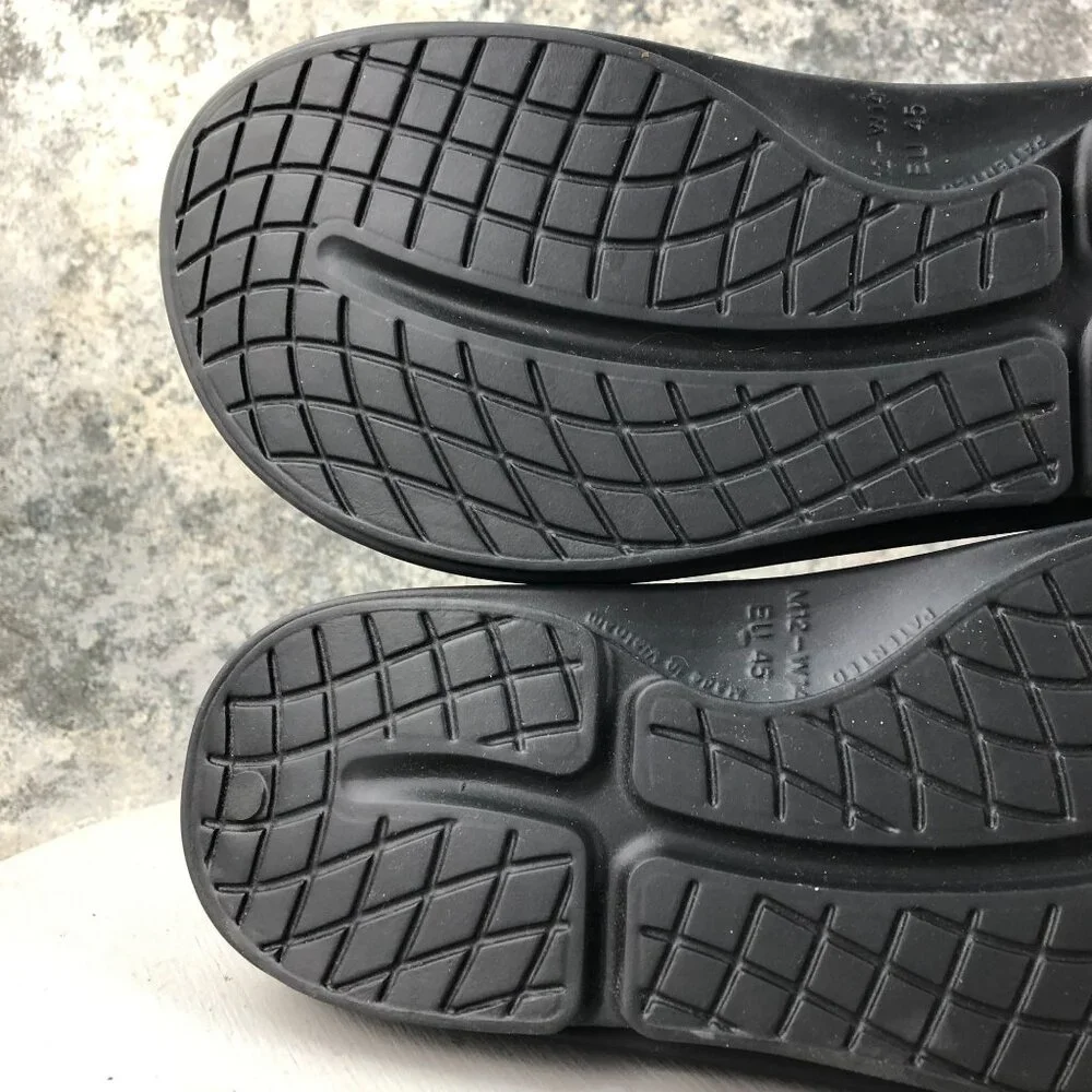 Oofos Unisex Size 12M 14W Ooahh Black Open Toe Slip On Recovery Slide Sandals
